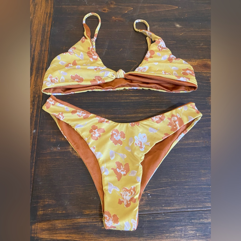 Mahkia kinis bikini